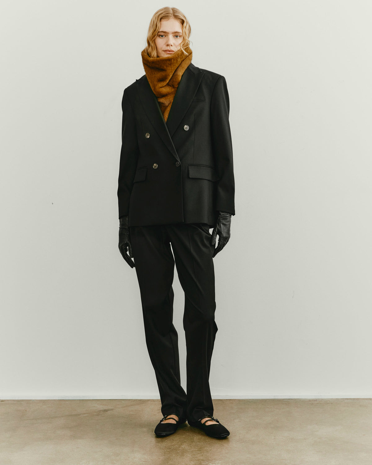 LIA BLAZER